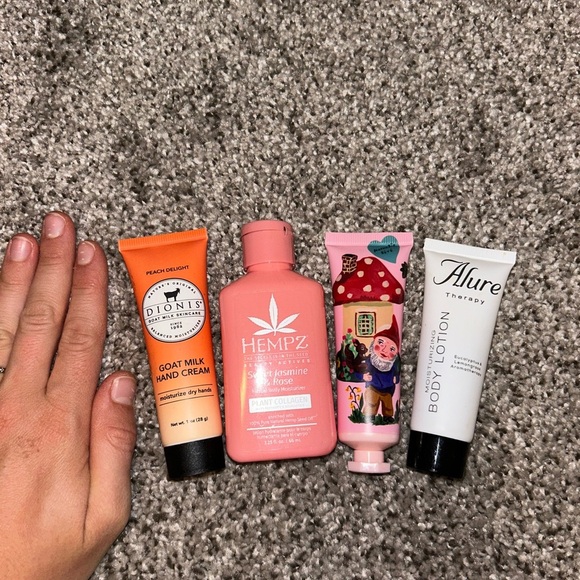 Travel lotion bundle - Picture 2 of 3